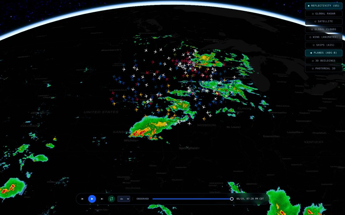 Dozens of live aircraft markers over the central US, colored by airline, above the radar